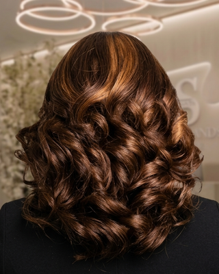 Bella Bounce Wave™ – 10″ 4×4 Lace Closure Wig